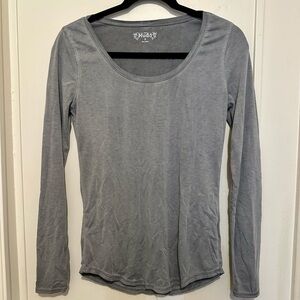 Mudd Light Gray Basic Long sleeve Round Neck Shirt juniors size MEDIUM